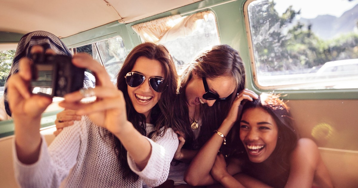 Gen Z is bringing back digital cameras and the post-night-out photo ...