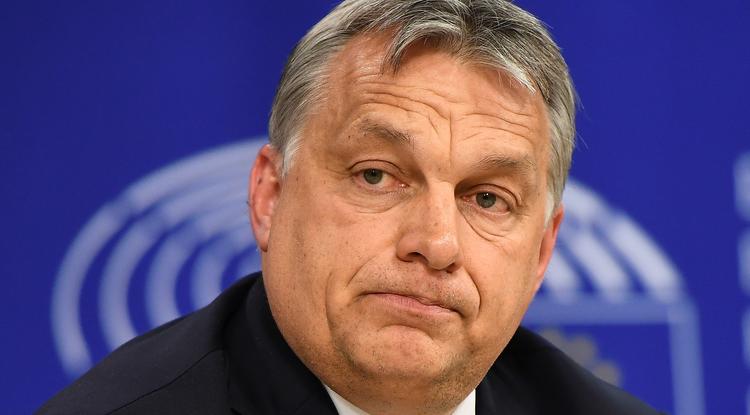 Mit lép most Orbán?