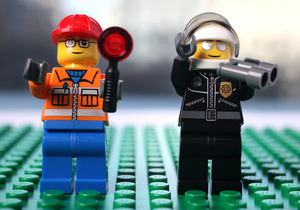Figurki Lego, fot. Simon Dawson/Bloomberg