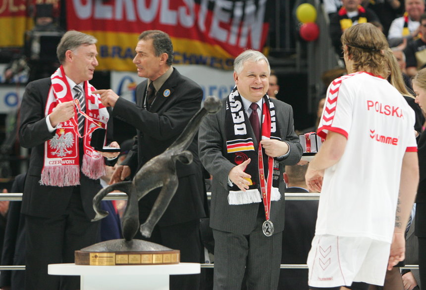 W ceremonii medalowej uczestniczył prezydent Lech Kaczyński. 