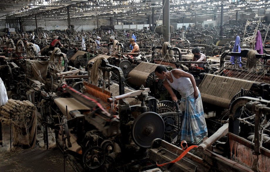 Produkcja worków jutowych w Bangladeszu