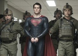 "Człowiek ze stali" – Superman nieco odbrązowiony