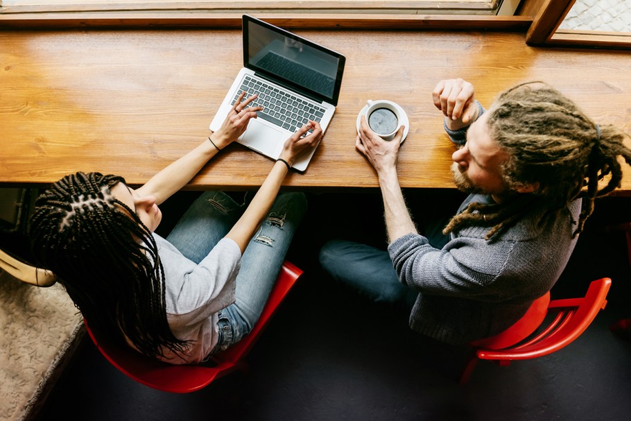 Liczba freelancerów rośnie w Polsce i na świecie, notują też wzrost przychodów