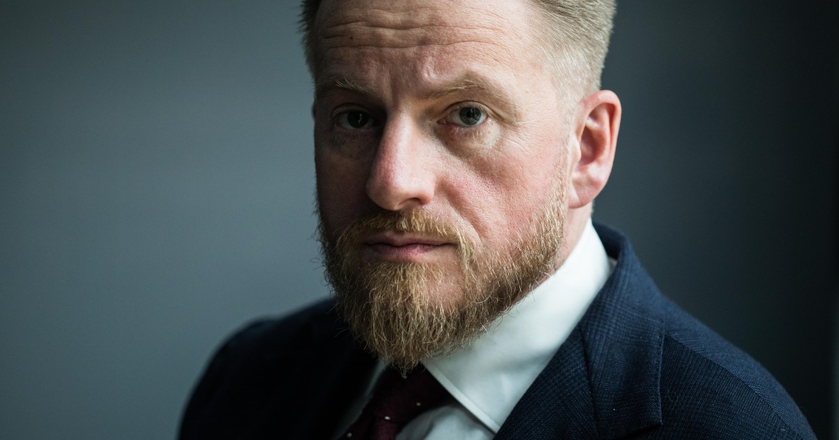 Szczepan Twardoch mógłby podwyższać poziom debaty. Dlaczego go obniża?