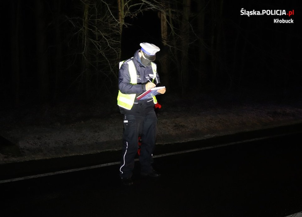 Tragiczny wypadek na drodze krajowej 42. Kłobuccy kryminalni wyjaśniają dokładne przyczyny i okoliczności zdarzenia