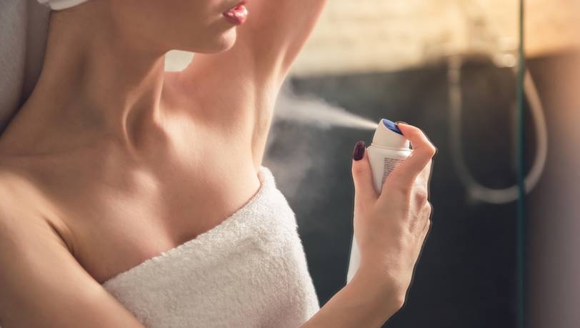 Frisch und wohlriechend: Deo-Sprays für Damen im Vergleich
