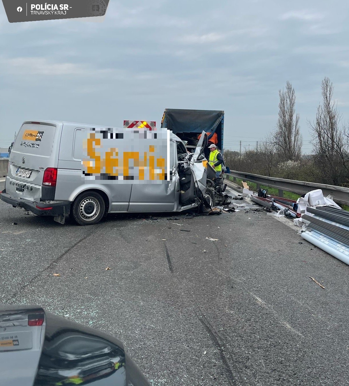 Polícia zasahovala pri zrážke štyroch vozidiel na diaľnici D1 pri Trnave.