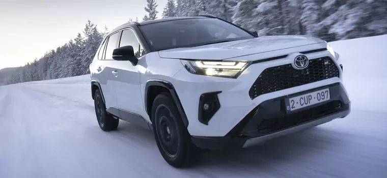 Jeździłem Toyotą RAV4 w nowej wersji GR Sport. Czy warto zapłacić za nią aż tyle?