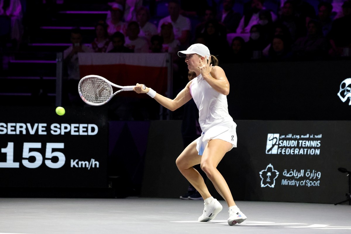 Iga Świątek podczas meczu Grupy Pomarańczowej tenisowego turnieju WTA Finals 2024 z Amerykanką Coco Gauff