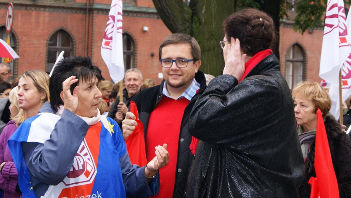 Jeden z najbardziej aktywnych bydgoskich polityków ogłosił, że porzuca wszystkie funkcje pełnione w Sojuszu Lewicy Demokratycznej. Według nieoficjalnych doniesień partia nie mogła mu zagwarantować "jedynki" na liście w wyborach parlamentarnych.