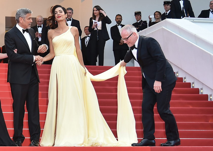 Amal Clooney w Cannes. Wiatr spłatał jej figla!