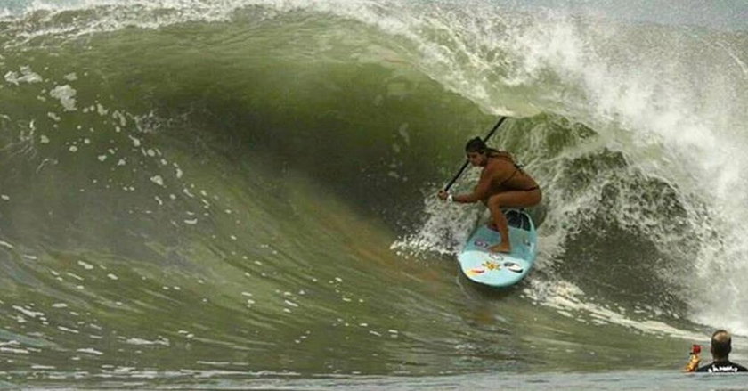 Piękna surferka prosto z Brazylii