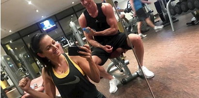 Lewandowski zabrał żonę na siłownię