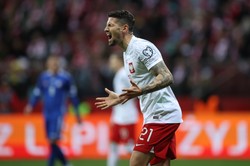 Znów nie udało się pokonać Mołdawii. Bezpośredni awans oddalił się od Polaków [WIDEO]