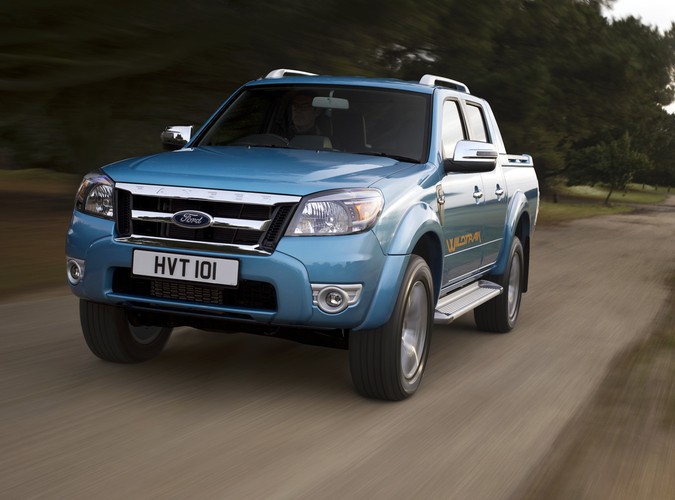 Odświeżony ranger to bardziej wysmukła karoseria. Auto nie wygląda już jak posklejane z prostokątnych klocków