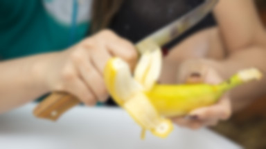 Naukowe odkrycie na temat… skórki od banana. Jedzenie jej przynosi niesamowite korzyści