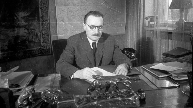 Towarzysz Bierut na celowniku Wiadomości