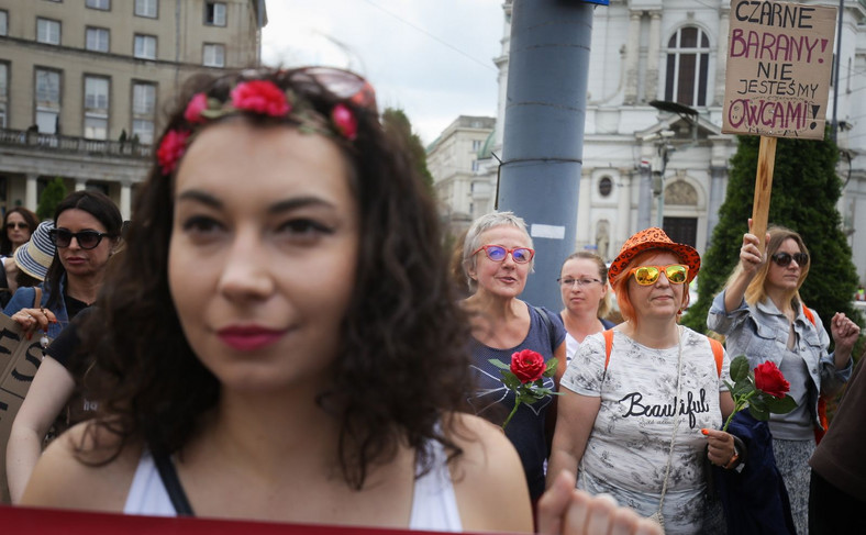 Marsz Godności - Protest Kobiet w Warszawie