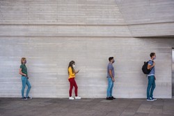 Prof. Halota: Częściowo wchodzimy w model szwedzki walki z epidemią