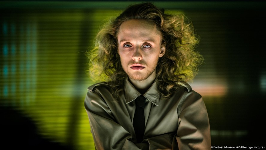 Bartosz Bielenia w filmie 'Człowiek z magicznym pudełkiem'; fot. Bartosz Mrozowski/Alter Ego Pictures