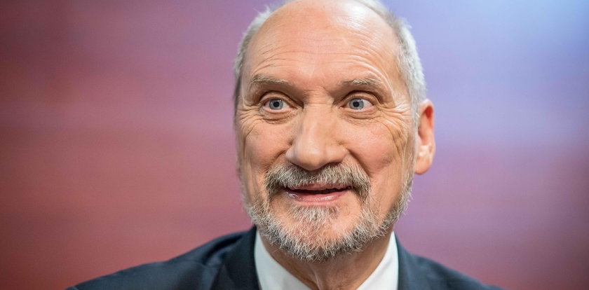 Macierewicz znów zmienia plany. Teraz chce kupić to!