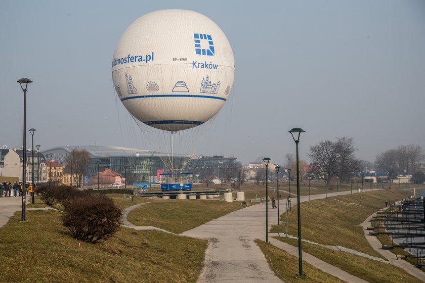 Balon widokowy informuje o stanie zanieczyszczenia powietrza