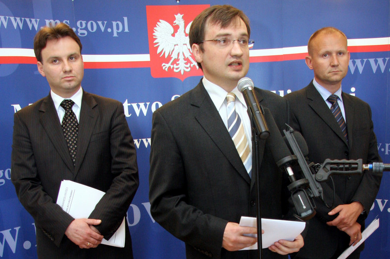 Od lewej: Andrzej Duda, Zbigniew Ziobro, Dariusz Barski (29.06.2007)