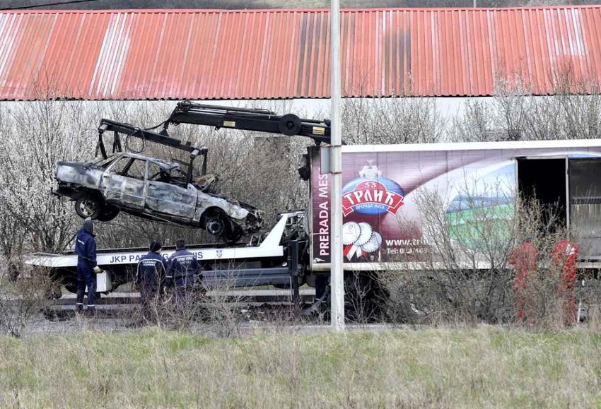 Automobil je u potpunosti izgoreo