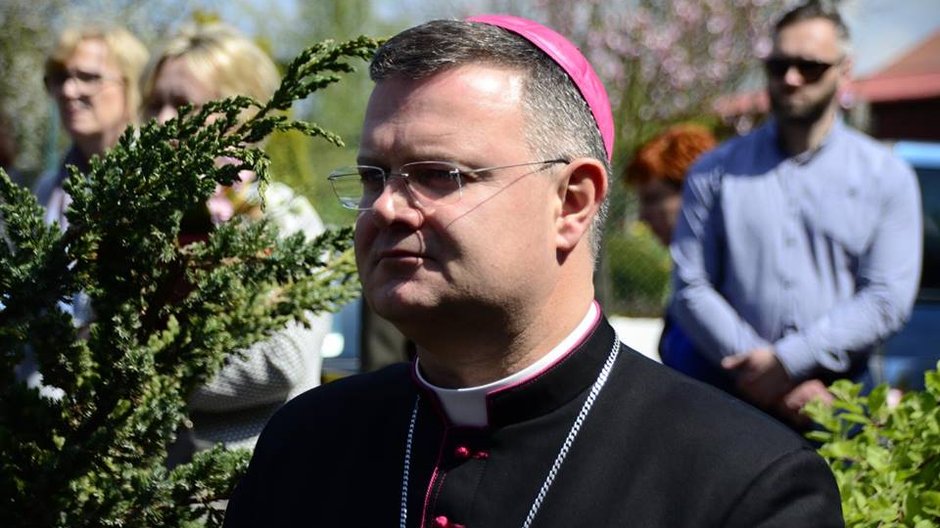 Bp Śmigiel: Wyrok Trybunału Konstytucyjnego nie zamyka sprawy, ale ją otwiera