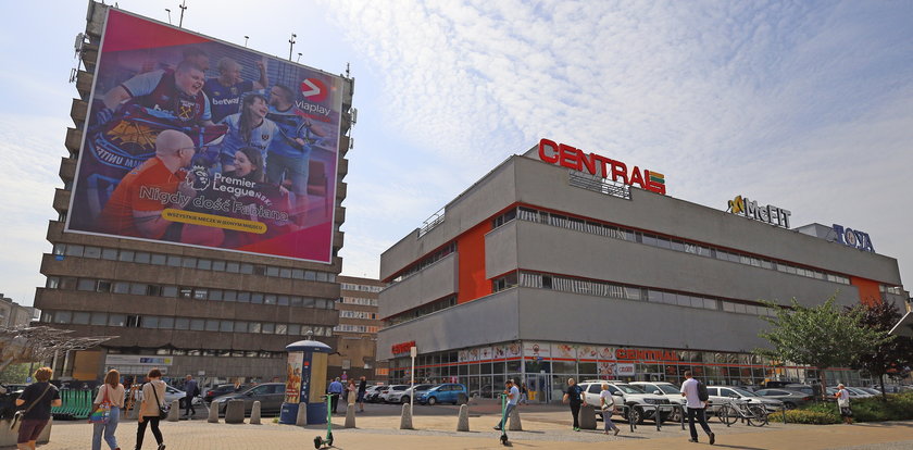 Central ma pięćdziesiąt lat. Otwarty w 1972 roku Spółdzielczy Dom Handlowy w Łodzi uczci jubileusz piknikiem dla klientów. Będzie też tort urodzinowy