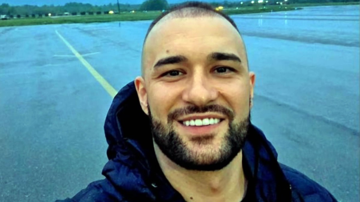 (FOTO) PRVA SLIKA HARISA BERKOVIĆ NAKON ŠTO JE PRESADIO KOSU Evo kako izgleda bivši Rade Manojlović: 