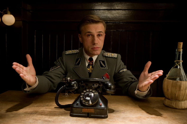 Christoph Waltz jako Hans Landa (screen z filmu "Bękarci wojny")