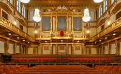 Dyrygent Franz Welser-Möst stanie na czele filharmoników wiedeńskich podczas koncertu noworocznego