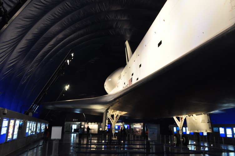 Widok na prawy bok Enterprise