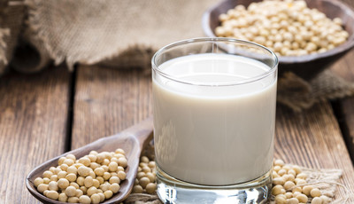 Zsiadłe mleko - sposób powstania, działanie, właściwości zdrowotne.  Zastosowanie w kuchni i w kosmetyce