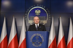 Druga kadencja prezesa NBP: Komisja Finansów Publicznych za kandydaturą Glapińskiego
