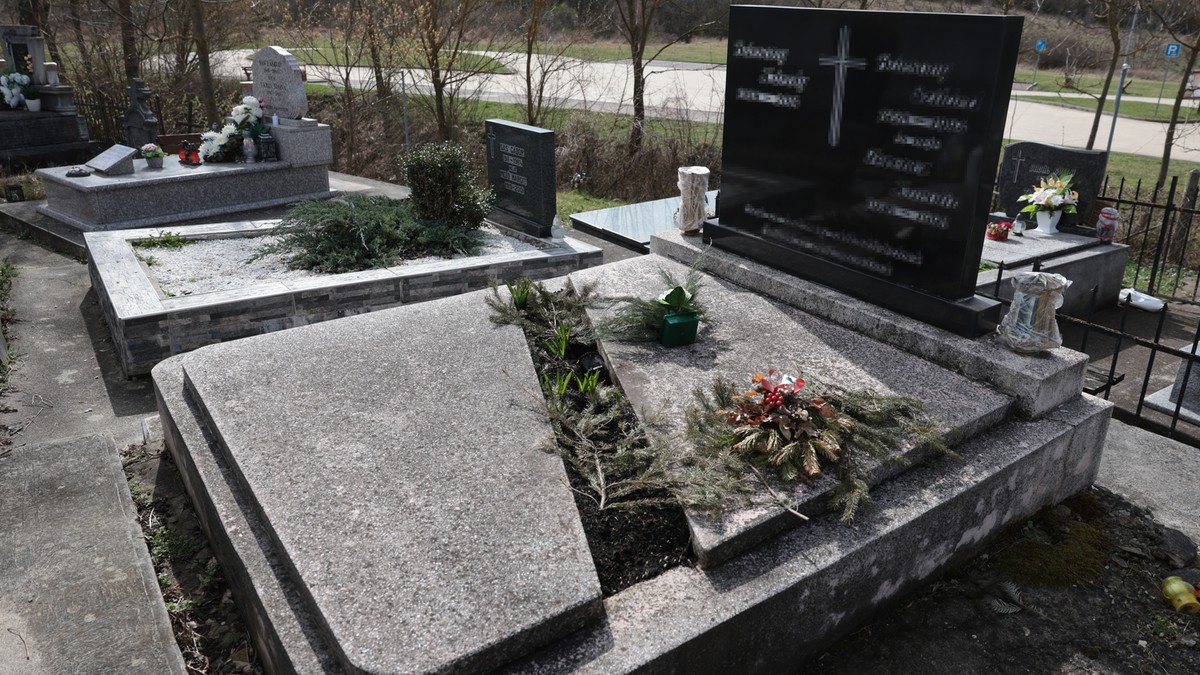 Meggyalázta a díler a családi nyughelyet: az apja sírjában tárolta a kábítószert Károly