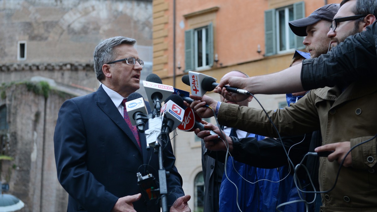 Prezydent Bronisław Komorowski powiedział w Rzymie, że podczas kanonizacji Jana Pawła II ożyły nadzieje na wspólne przeżywanie ważnych wydarzeń i budowanie poczucia wspólnoty. Jak podkreślił, o taką wspólnotę zabiegał zawsze święty Jan Paweł II.