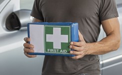 Apteczka na wakacje - co zabrać? Lekarze radzą