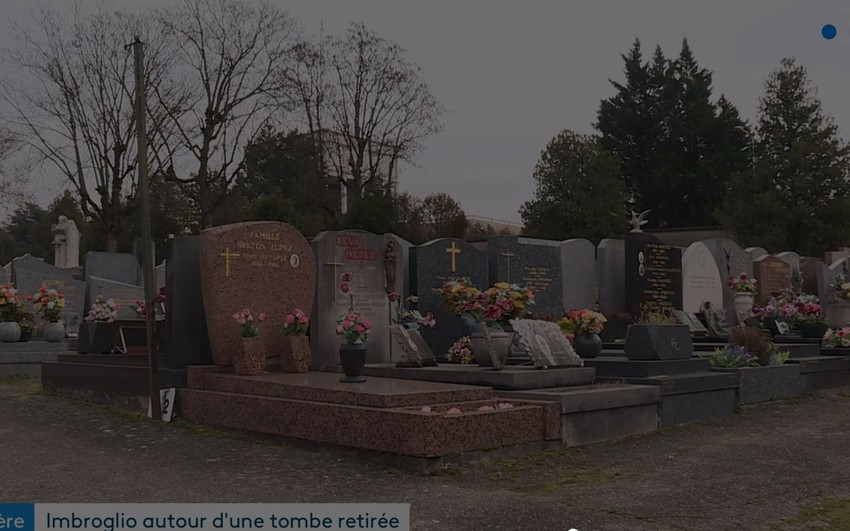 Groblje sa kojeg je sklonjen grob