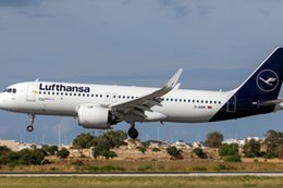 Lufthansa oszczędzi na jedzeniu. Koniec z bezpłatnym jedzeniem w klasie ekonomicznej