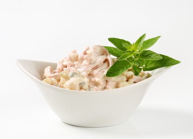 Praziluk salata sa šunkom