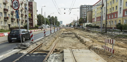 Remont Dąbrowskiego opóźniony? Drogowcy wprowadzają pilne zmiany objazdowe