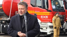 polska może "bezpowrotnie stracić" 8 miliardów. szef mswia apeluje do prezydenta