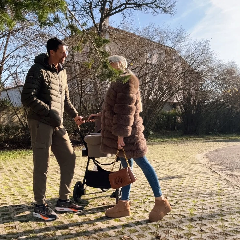 Anja Mit sa mužem i sinom 