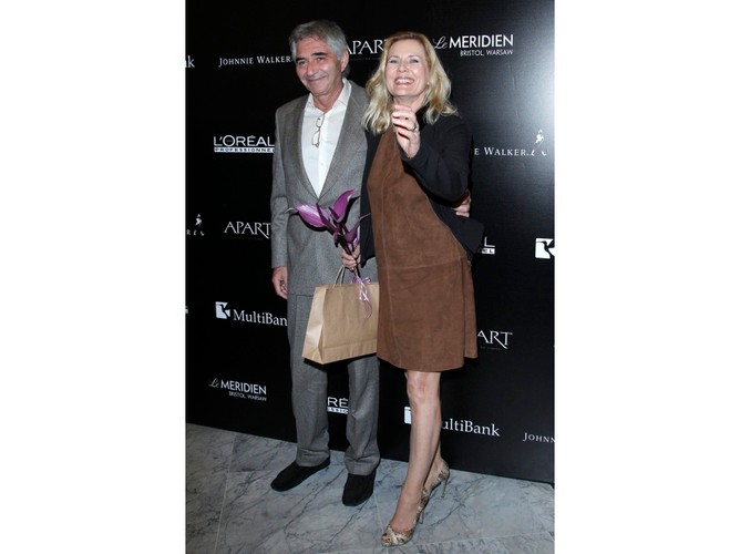 Gwiazdy na pokazie kolekcji 'Made in measure' Tomasza Ossolińskiego - Grażyna Szapołowska i Eryk Stępniewski.