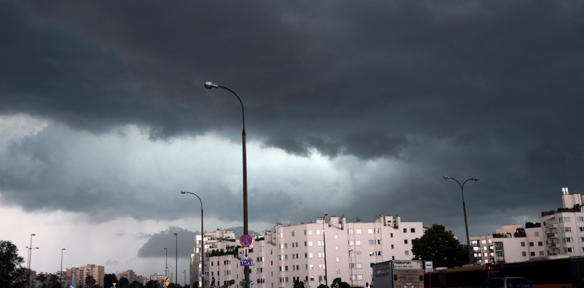 Niebezpieczna pogoda nad Polską. Wracają burze i ulewy