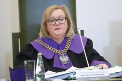 Manowska "zażenowana bezmyślnością" Giertycha. "Pracownicy SN spędzą długi weekend w pracy"