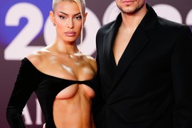 Najzgodnija žena planete imala je ŠOK PRAVILO U INTIMNIM ODNOSIMA sa slavnim fudbalerom: Ovoliko često su morali da VODE LJUBAV, a evo šta bi se desilo ako jedan dan preskoče