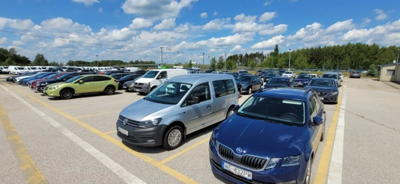 Oszczędzaj czas i pieniądze. Te narzędzia pomogą ci sprzedać lub kupić samochód